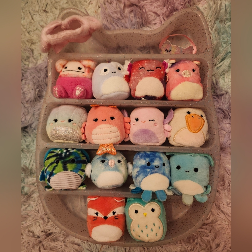 Squishmallow Display With 14 Squishmallows Included